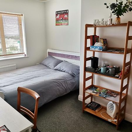 Bright And Cozy Room With Double Bed, Private Bathroom Not Ensuite, Breakfast To Go Dublin Exteriör bild