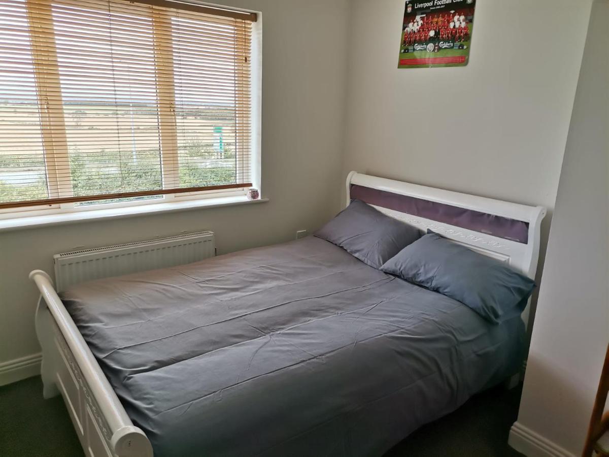 Bright And Cozy Room With Double Bed, Private Bathroom Not Ensuite, Breakfast To Go Dublin Exteriör bild