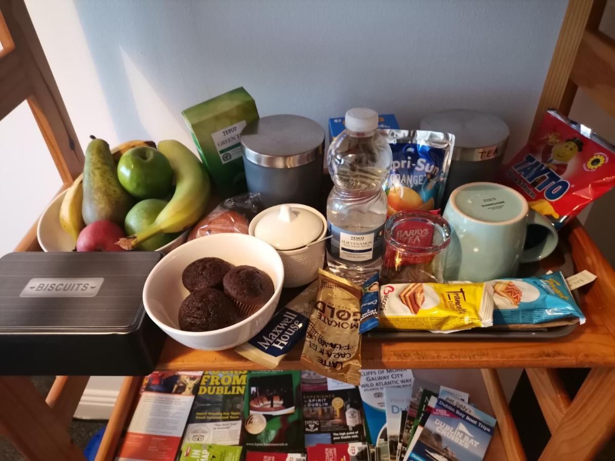 Bright And Cozy Room With Double Bed, Private Bathroom Not Ensuite, Breakfast To Go Dublin Exteriör bild
